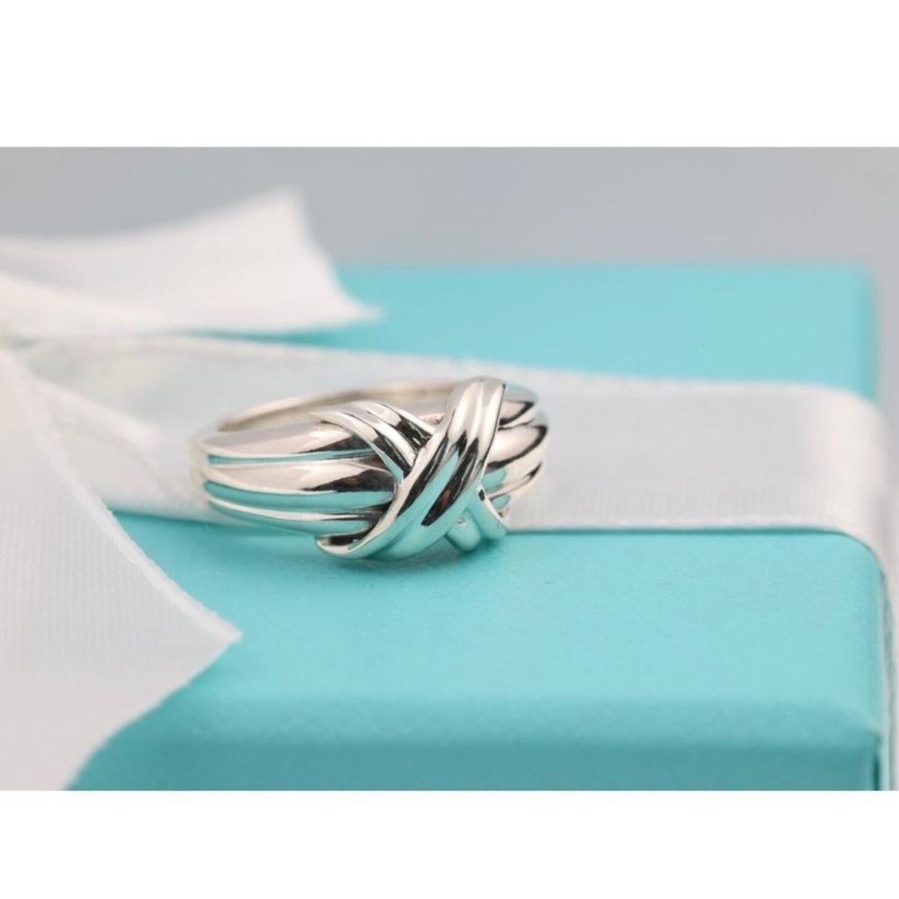 18k gold Tiffany & Co. X ring, size 5